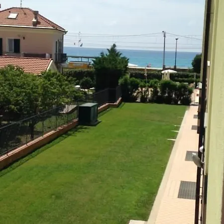 Le Saline Aparthotel 4*